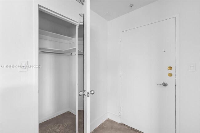 Building Photo - 4925 Collins Ave