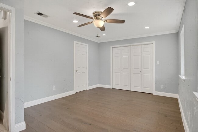 Building Photo - 4806 W University Blvd