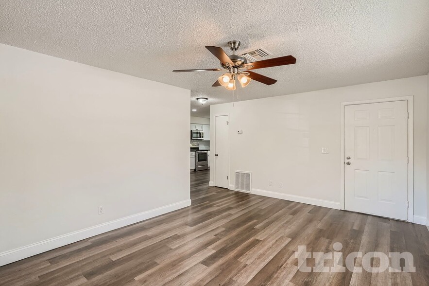 Building Photo - 4926 Haines Rd N