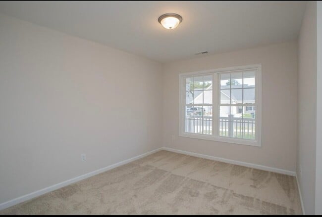 Building Photo - 17 Jackmia Way