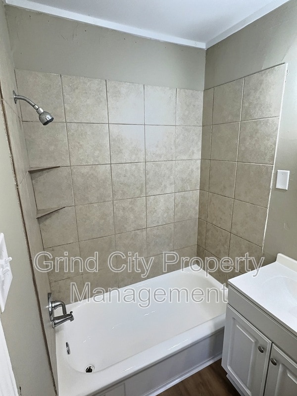 Building Photo - 1065 N Holmes St