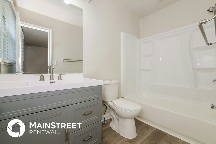 Building Photo - 6221 N Mercier St