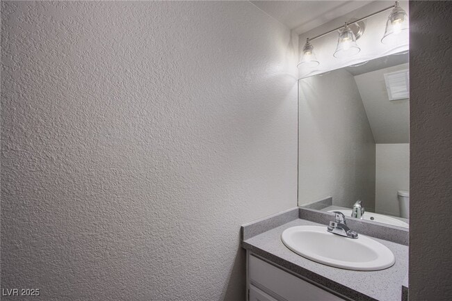 Building Photo - 3749 Carlyle Dr