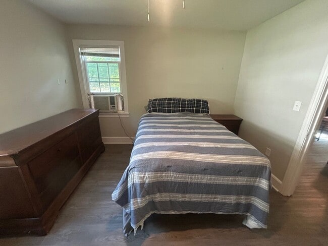 Building Photo - 1810 Atascadero Dr