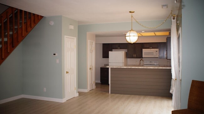 Building Photo - 3661 Essex Pond Quay