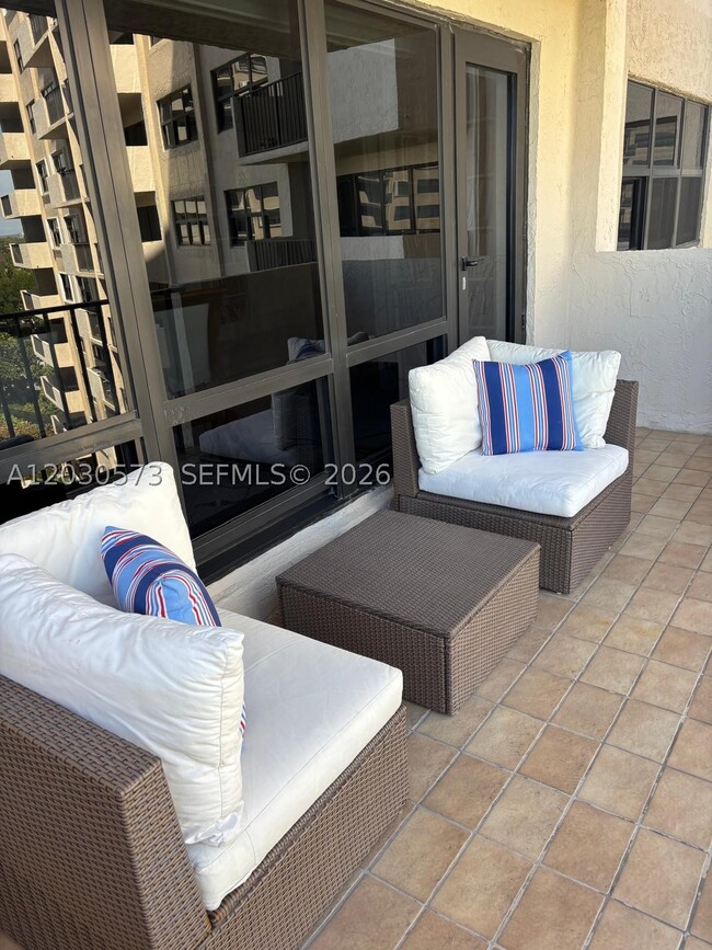 Building Photo - 4900 N Ocean Dr