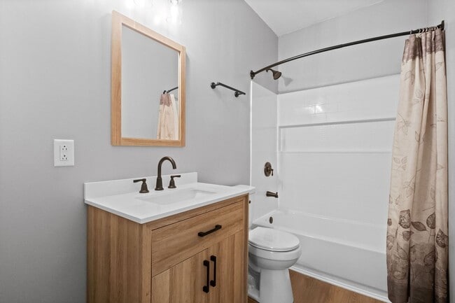 Building Photo - 478 Thompkins Ln
