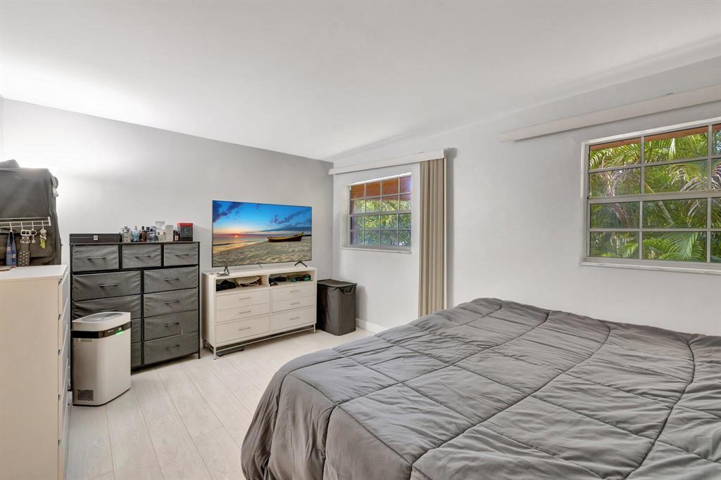 Building Photo - 640 Tennis Club Dr