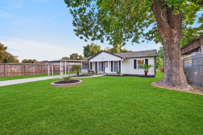 Building Photo - 7315 Marilyn Ln