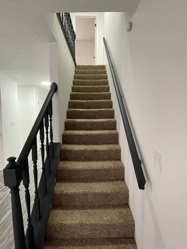 Building Photo - 3 BEDROOM CONDO BY UNT