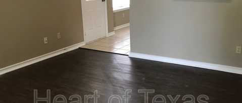 Building Photo - 275 Paintbrush-