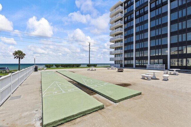 Building Photo - 3580 S Ocean Shore Blvd