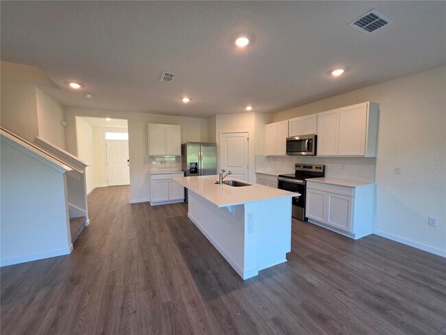 Building Photo - 1013 Champion Ridge Dr
