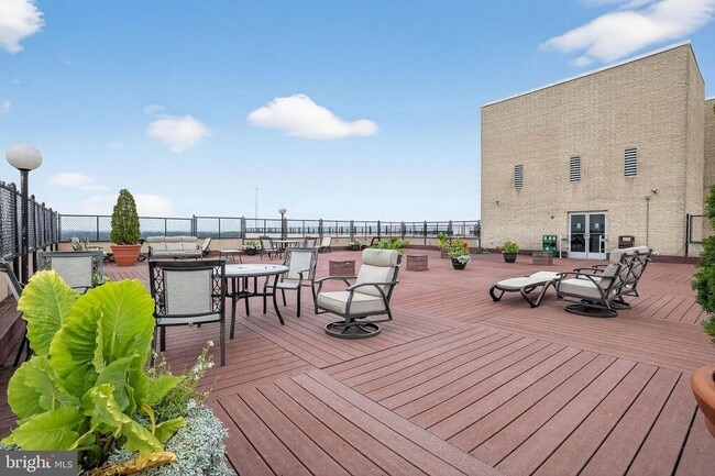 Building Photo - 5500 Friendship Blvd