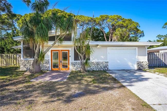 Building Photo - 6912 Alderwood Dr