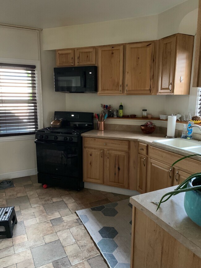 Building Photo - 212 N Franklin St