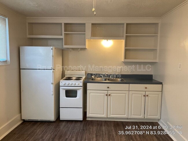 Building Photo - 203 Twelfth St