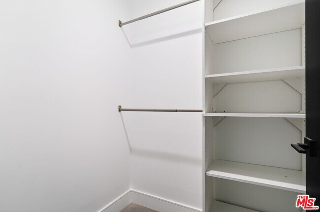 Building Photo - 6236 Sale Ave