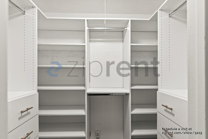 Building Photo - Unit