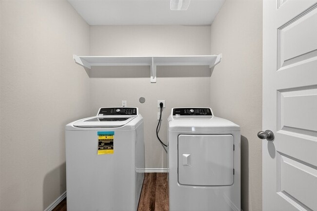 Building Photo - 79 Courageous Side Way