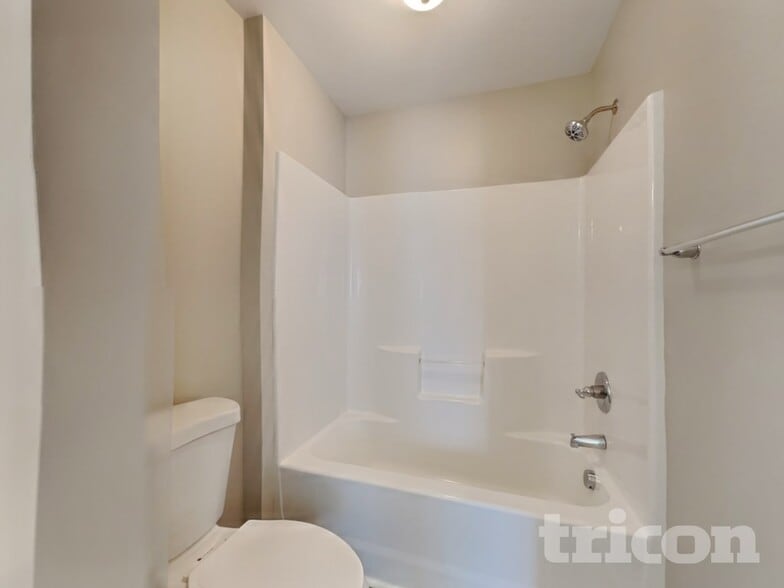 Building Photo - 282 Oxfordshire Dr