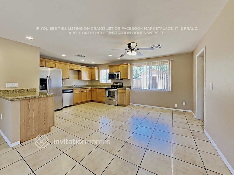 Building Photo - 18042 N Villa Rita Dr