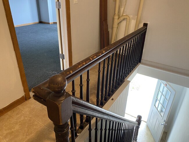 Building Photo - 333 Gardinier St