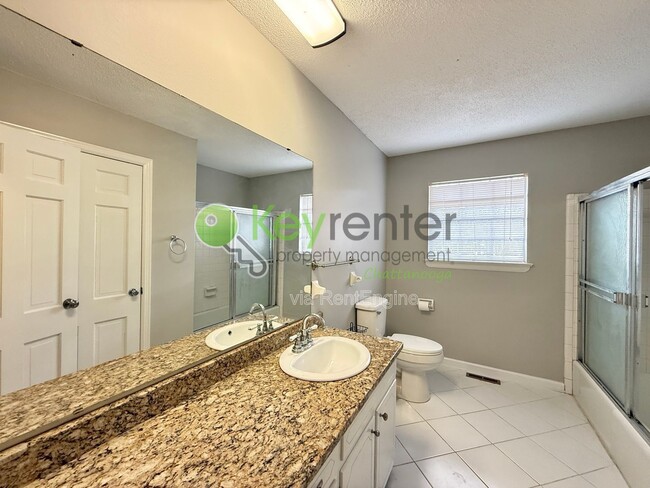 Building Photo - 1300 Highcrest Dr