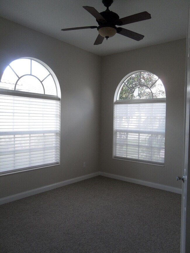 Building Photo - 8158 Rosalie Ln