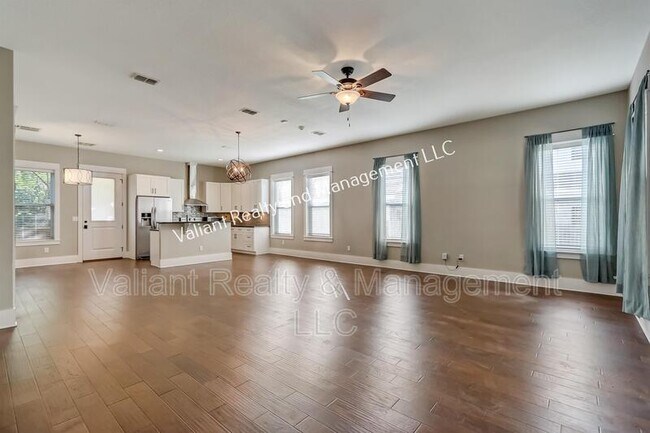 Building Photo - 1228 Willow Ct