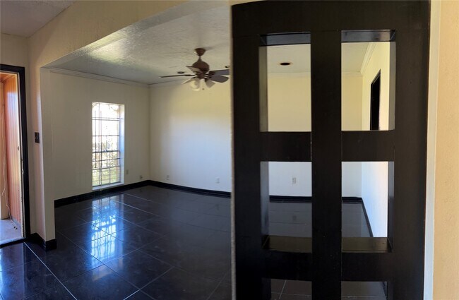 Building Photo - 15335 Buckle Ln