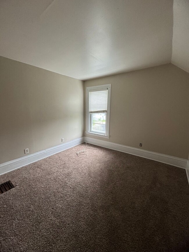 Building Photo - Village of Carthage 3/4 Bedroom / 1.5 Bath...