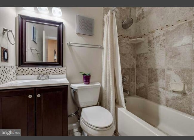 Building Photo - 4933 Casimir St