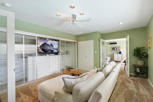 Building Photo - 74533 Peppertree Dr