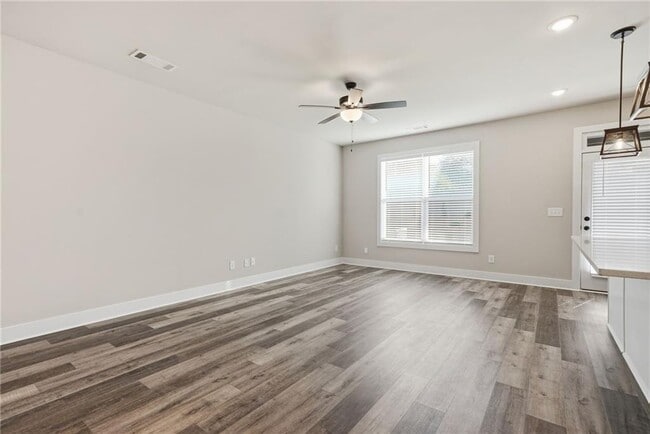 Building Photo - 5728 Urban Vlg Wy