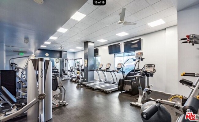 Building Photo - 10501 Wilshire Blvd