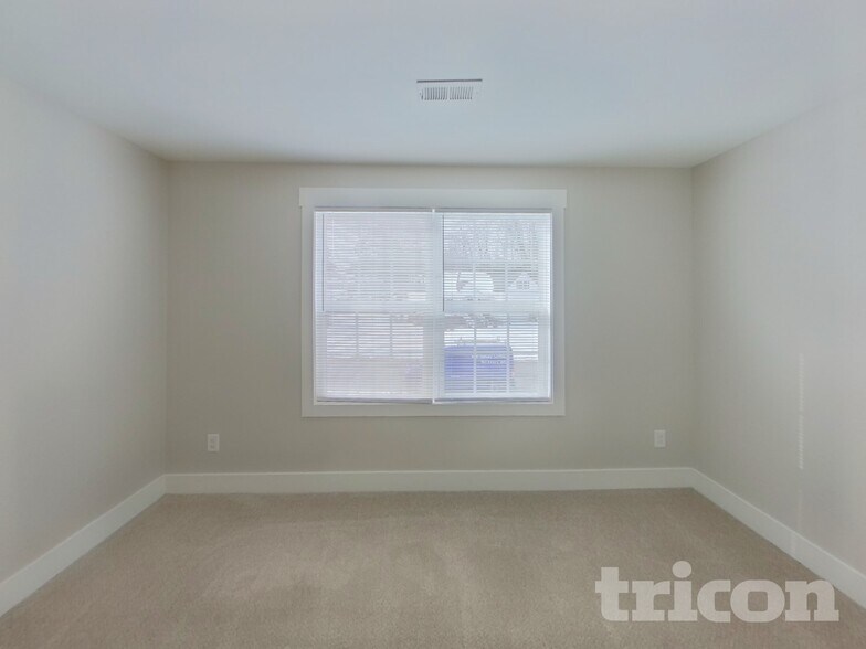 Building Photo - 417 Brookfield Dr