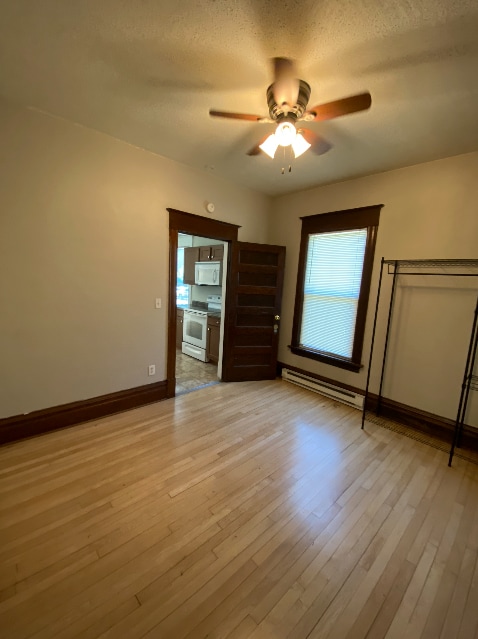 Building Photo - 1044 College St N