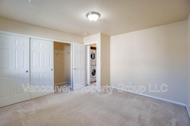 Building Photo - 4000 NE 109th Ave