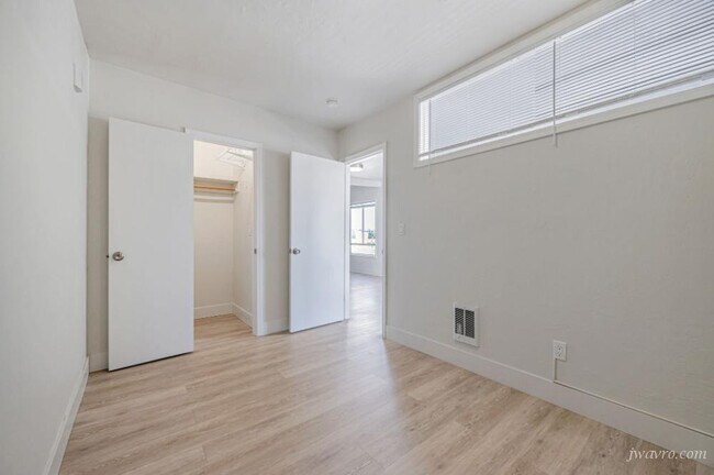Building Photo - 70 Terra Vista Ave