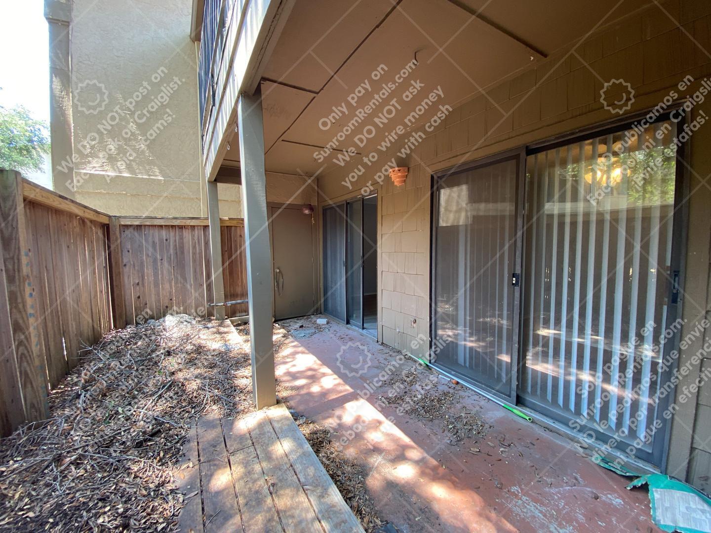 Building Photo - 1202 Thorpe Ln