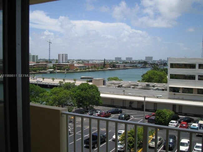 Building Photo - 1455 N Treasure Dr