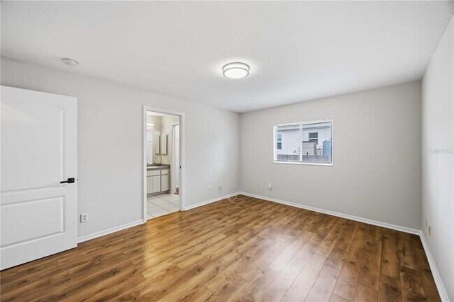 Building Photo - 2260 Mistleto Ln