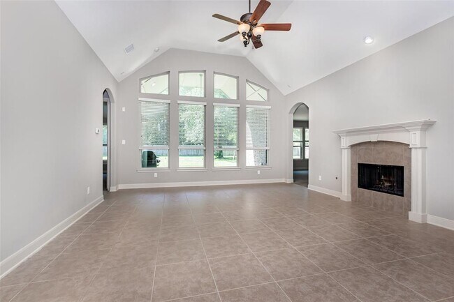 Building Photo - 22419 Banewood Dr