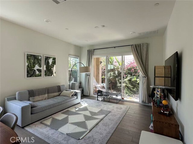 Building Photo - 109 Newall