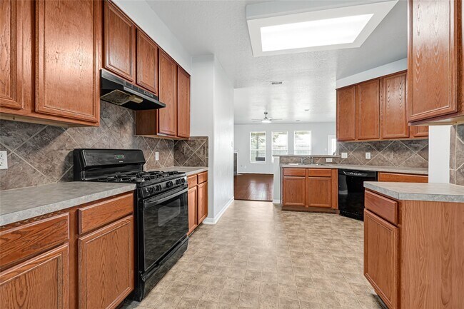 Building Photo - 1827 Macondray Dr