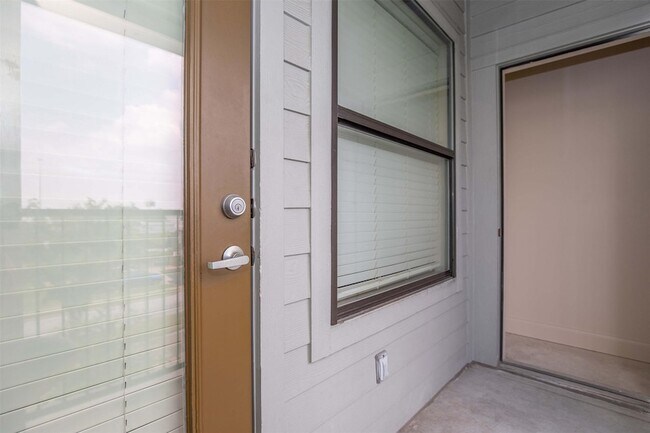 Building Photo - 2930 Plum Creek Ln