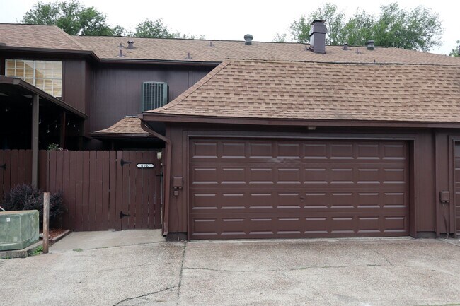 Building Photo - 4107 Vista Rd