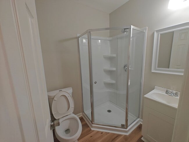 Building Photo - 2 bedroom home