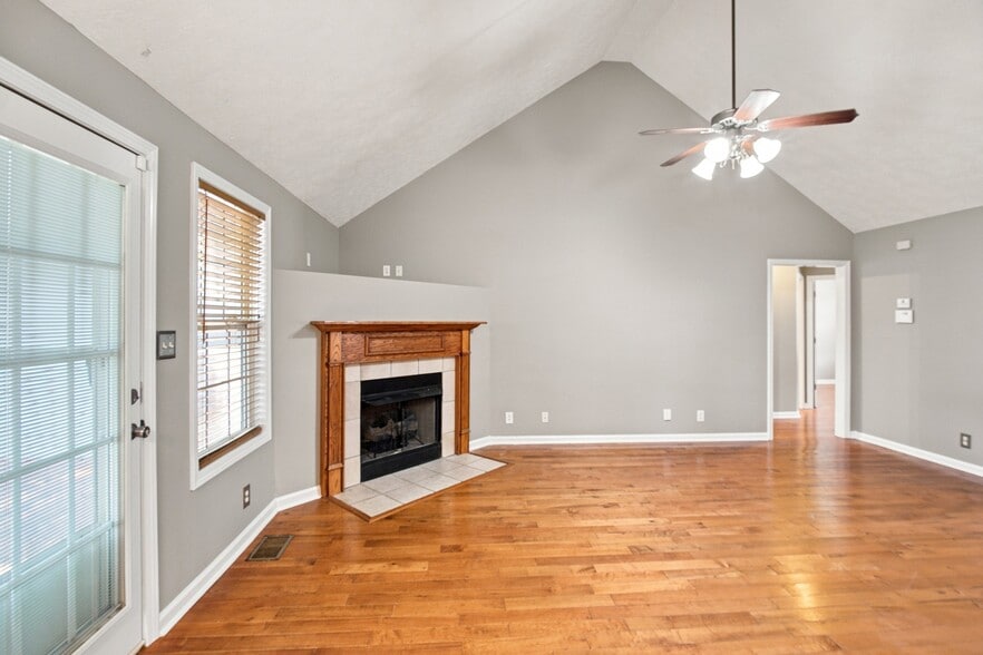 Building Photo - 1457 Cedar Springs Cir